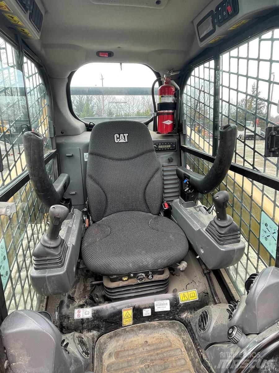 CAT 259D3 滑移装载机