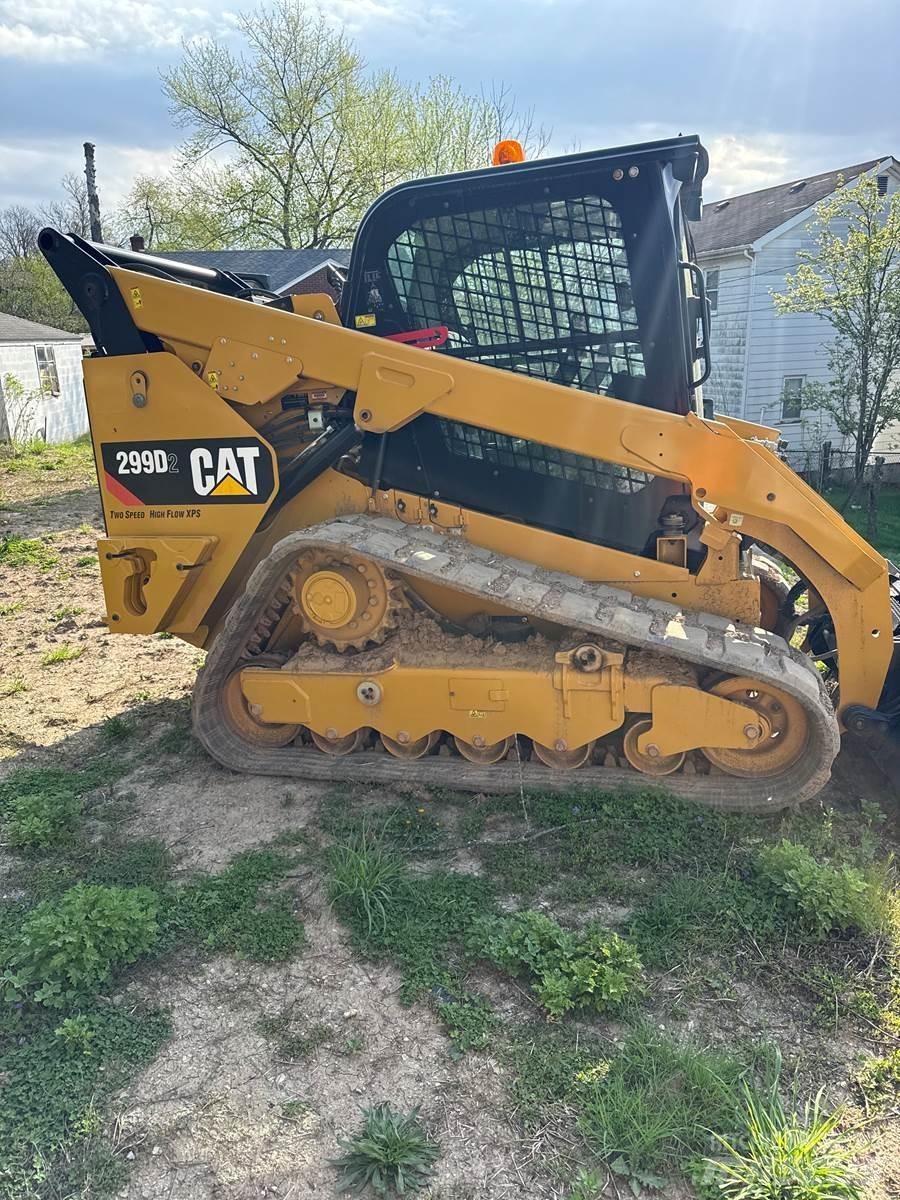 CAT 299D2 滑移装载机