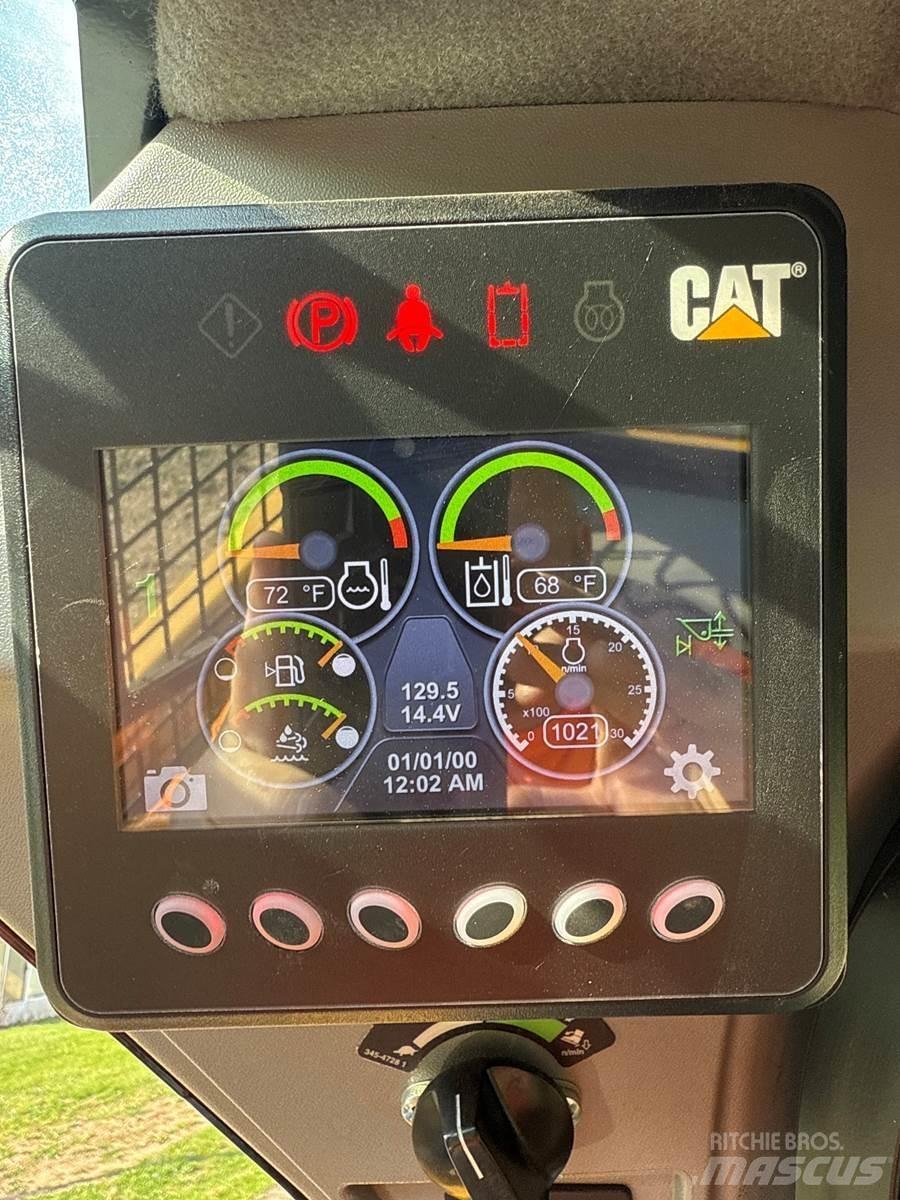 CAT 299D2 滑移装载机