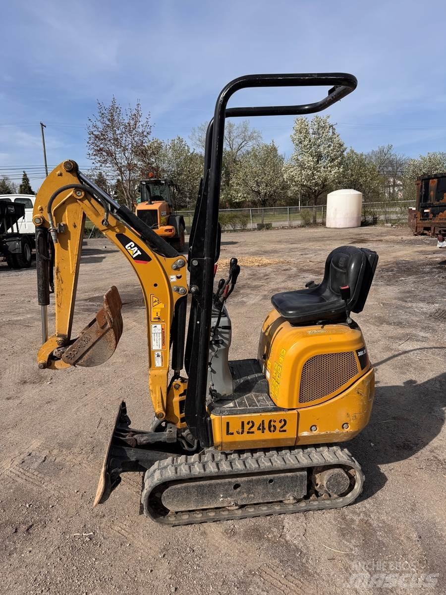 CAT 300.9D 小型挖掘机