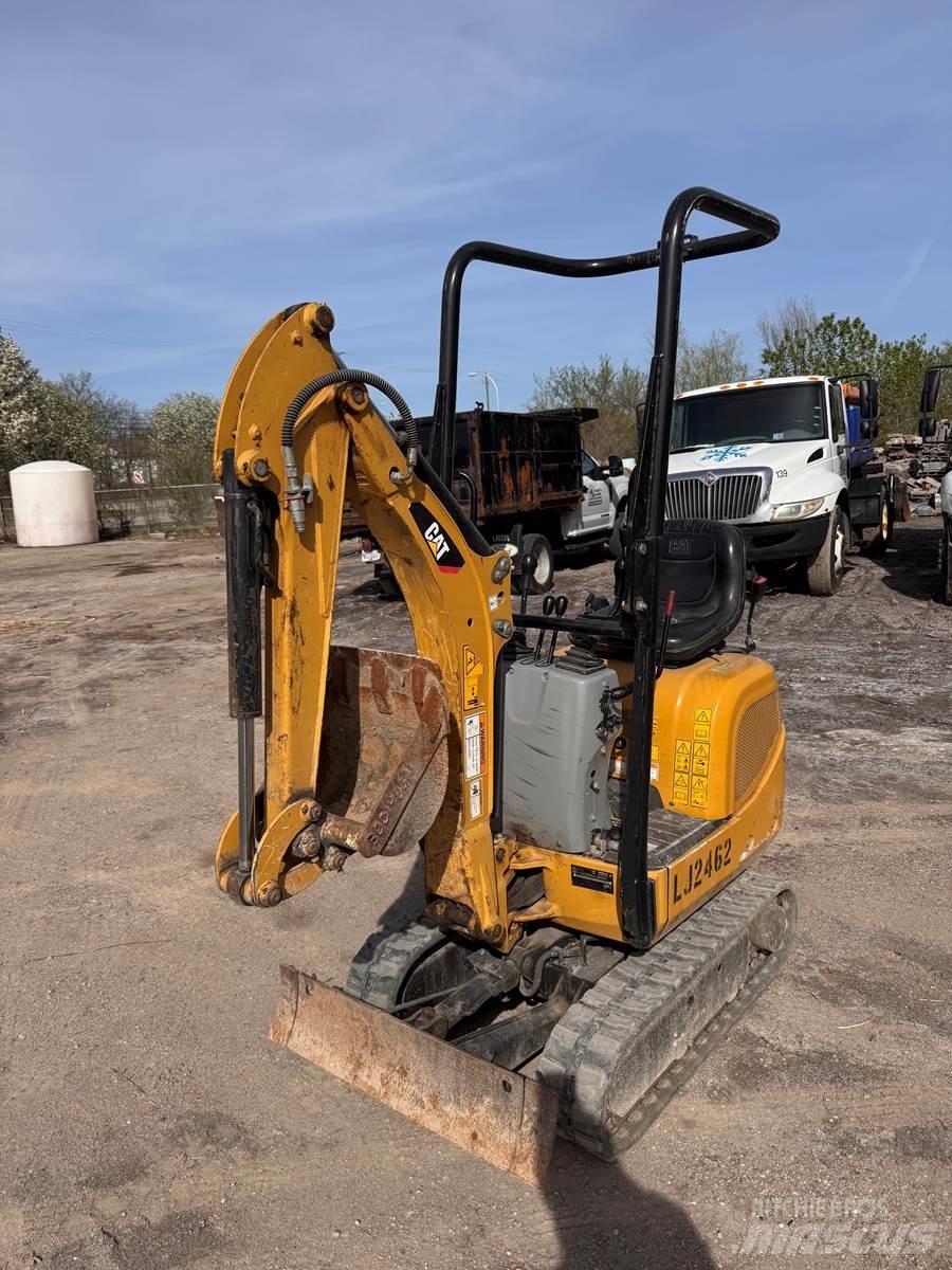 CAT 300.9D 小型挖掘机