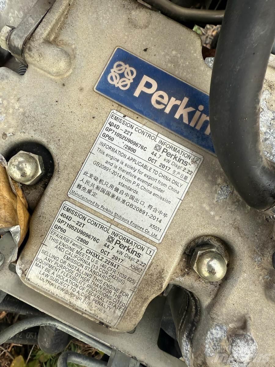 CAT 3024 发动机