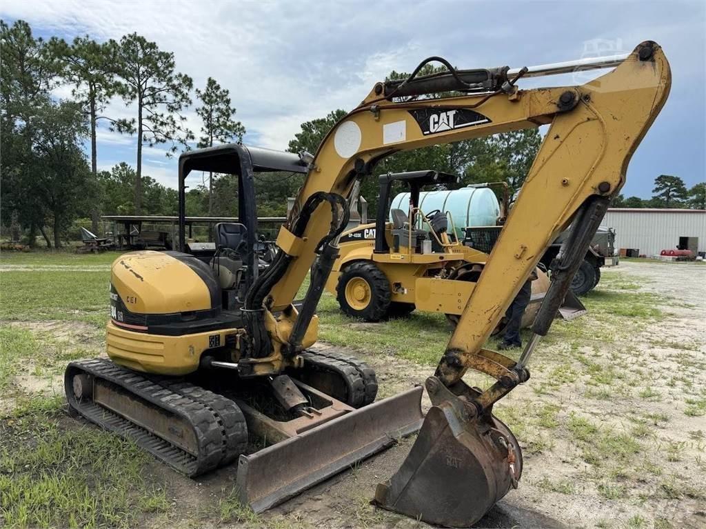 CAT 304CR 小型挖掘机