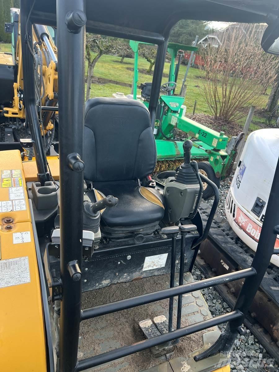 CAT 305 小型挖掘机