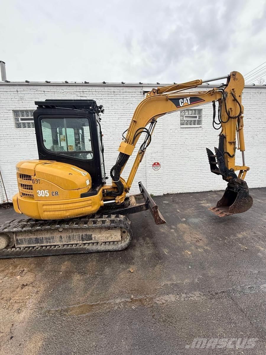 CAT 305CR 小型挖掘机