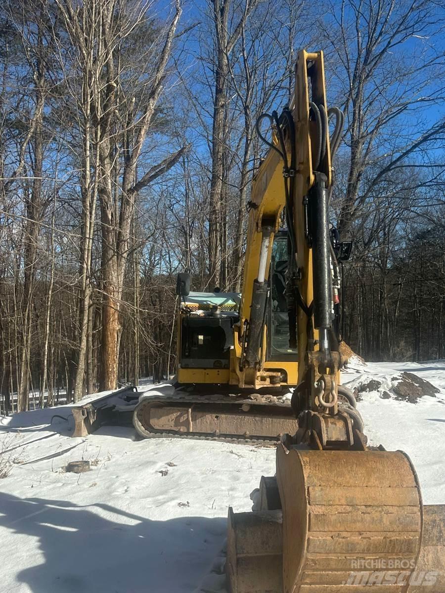 CAT 306CR 小型挖掘机