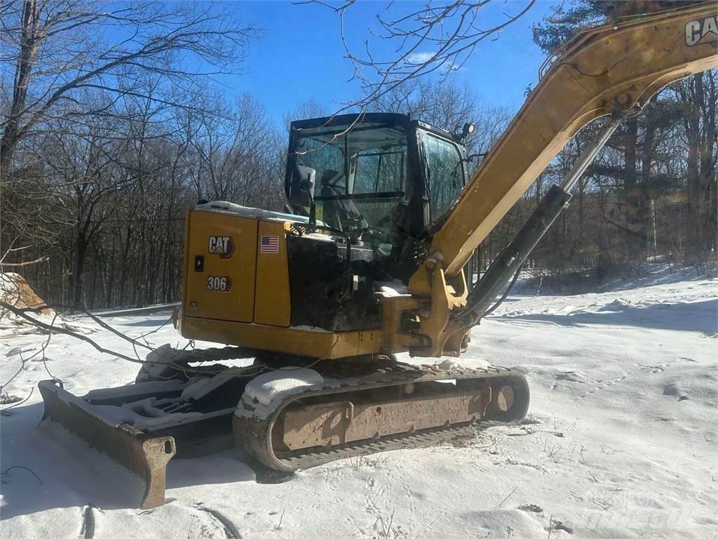 CAT 306CR 小型挖掘机
