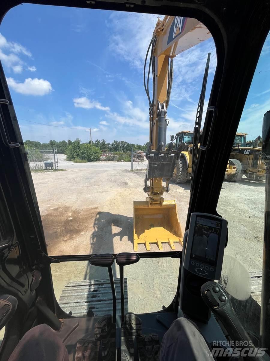 CAT 313FL 履带挖掘机