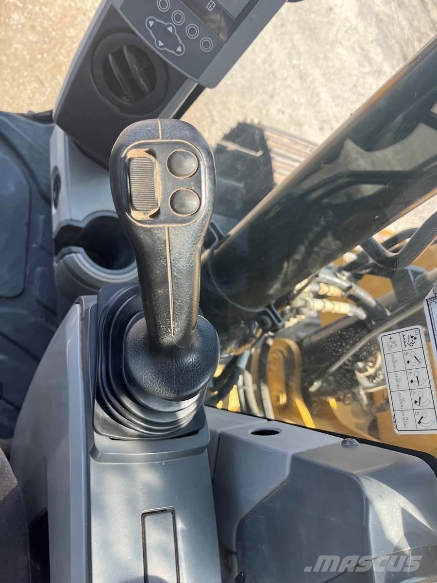 CAT 313FL 履带挖掘机