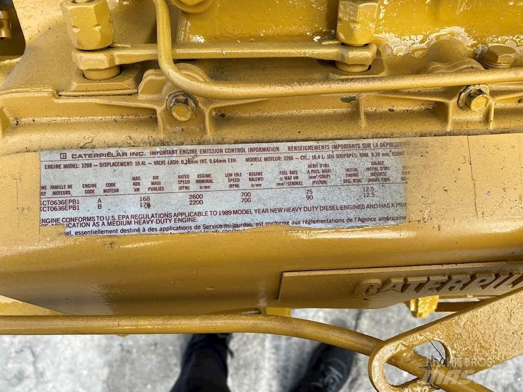CAT 3208 发动机