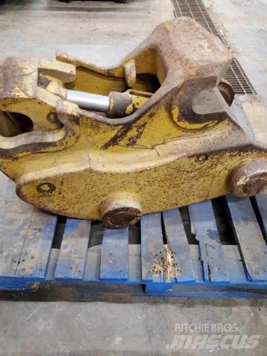 CAT 320DL 快速连接器