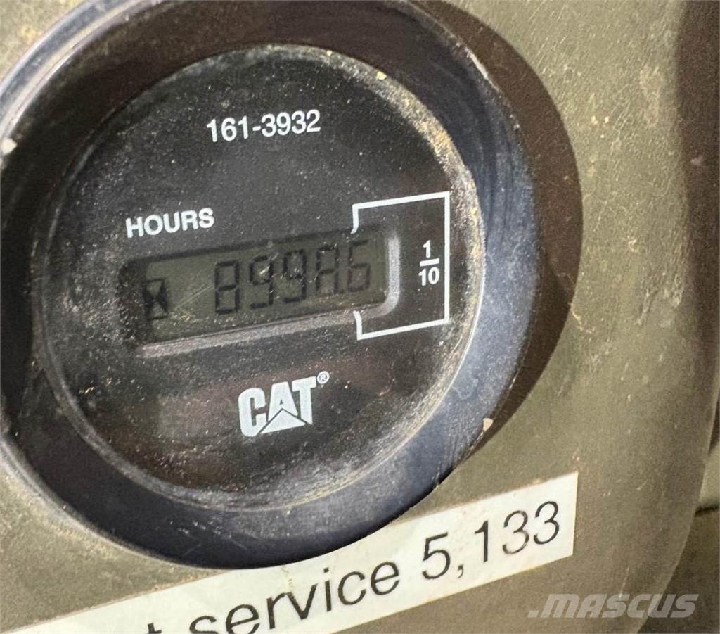 CAT 320DL 履带挖掘机