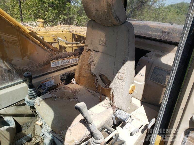 CAT 320L 履带挖掘机