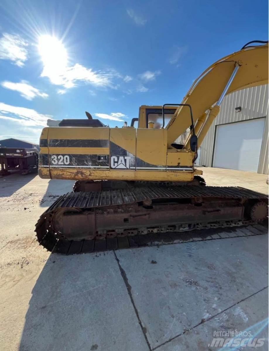 CAT 320L 履带挖掘机