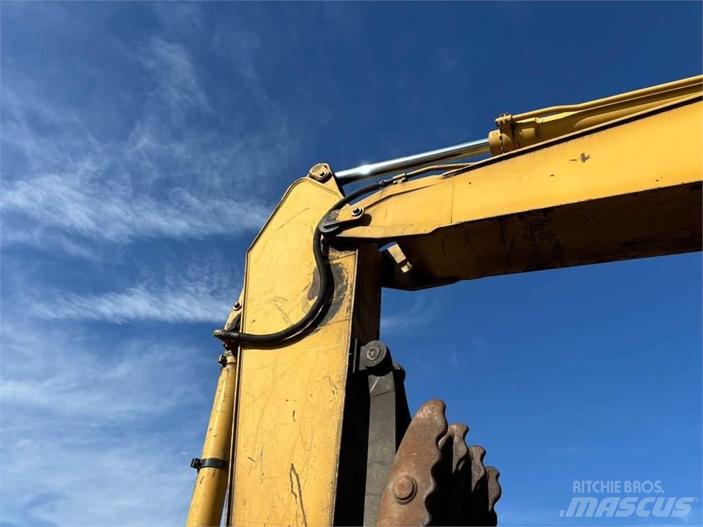 CAT 320L 履带挖掘机