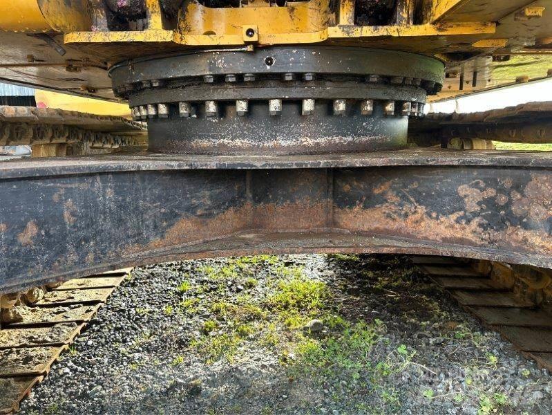 CAT 323FL 履带挖掘机