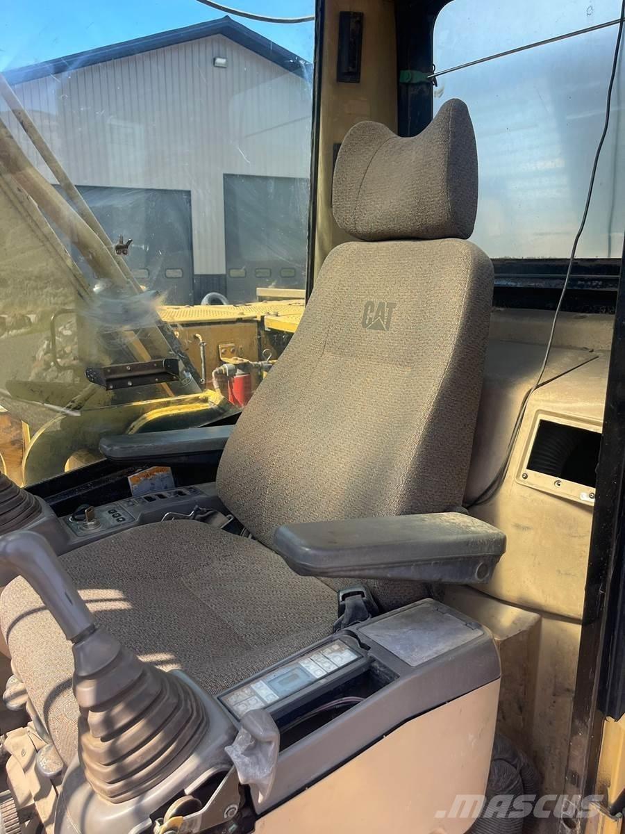 CAT 325BL 履带挖掘机