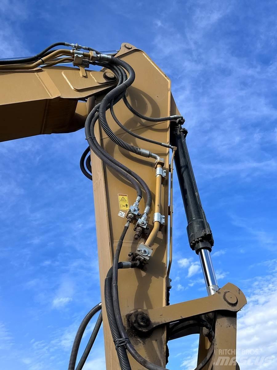 CAT 326 履带挖掘机