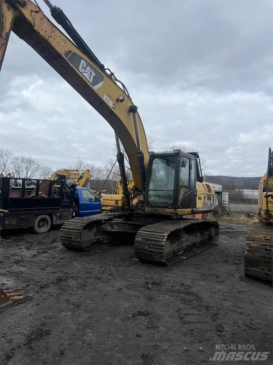 CAT 329DL 履带挖掘机