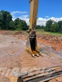 CAT 330BL 履带挖掘机