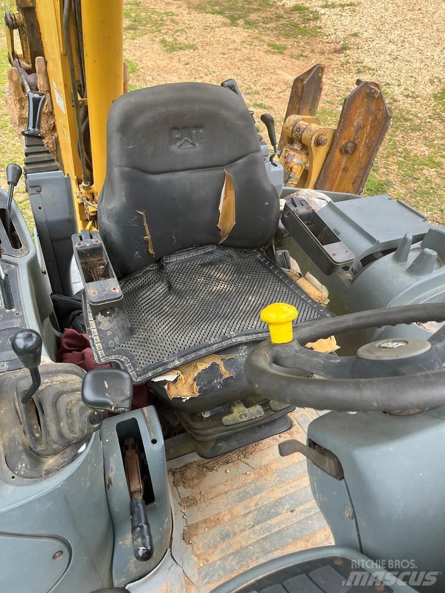CAT 420D 反铲装载机