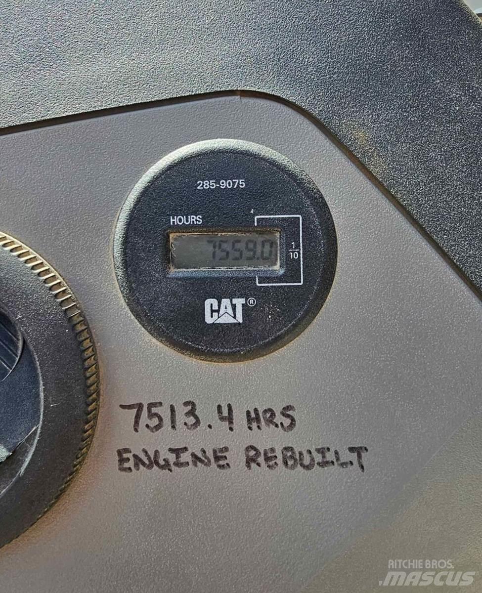 CAT 420E 反铲装载机