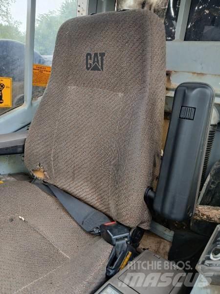 CAT 521 伐木机