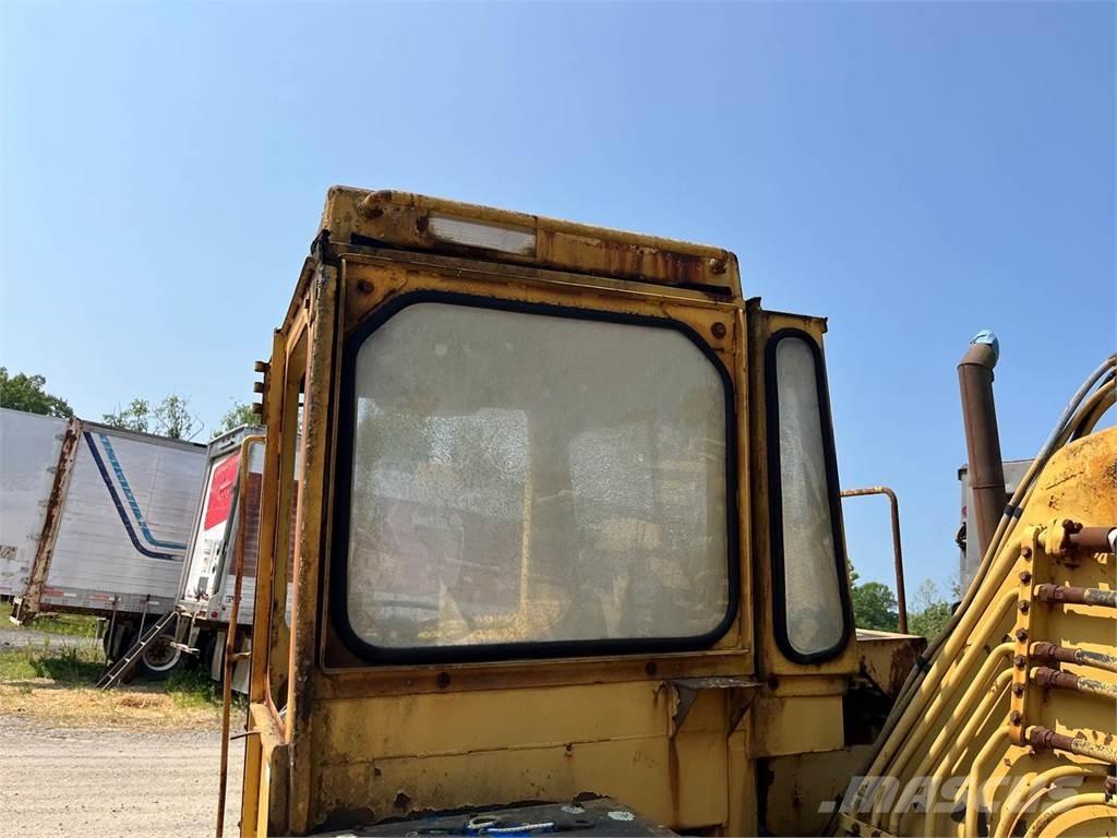 CAT 613C 铲运机
