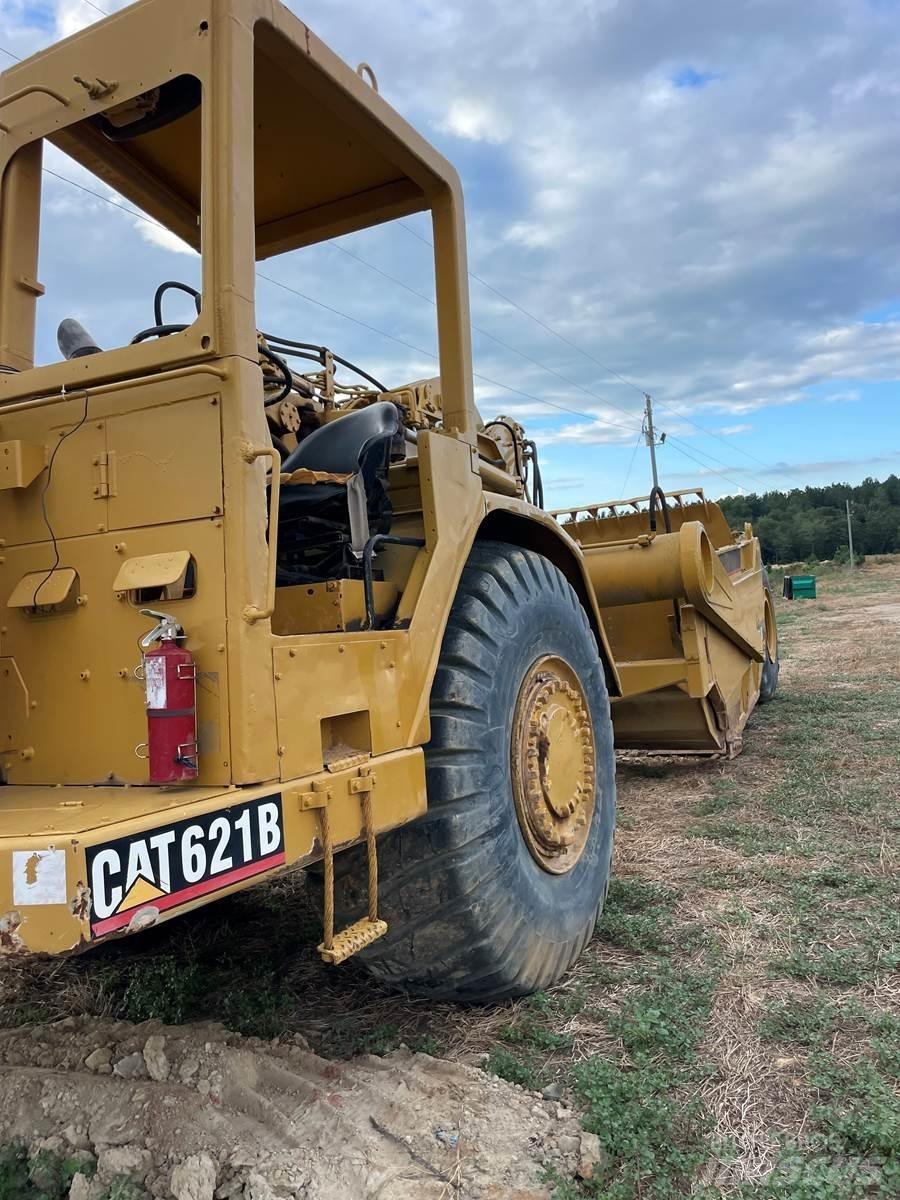 CAT 621B 铲运机