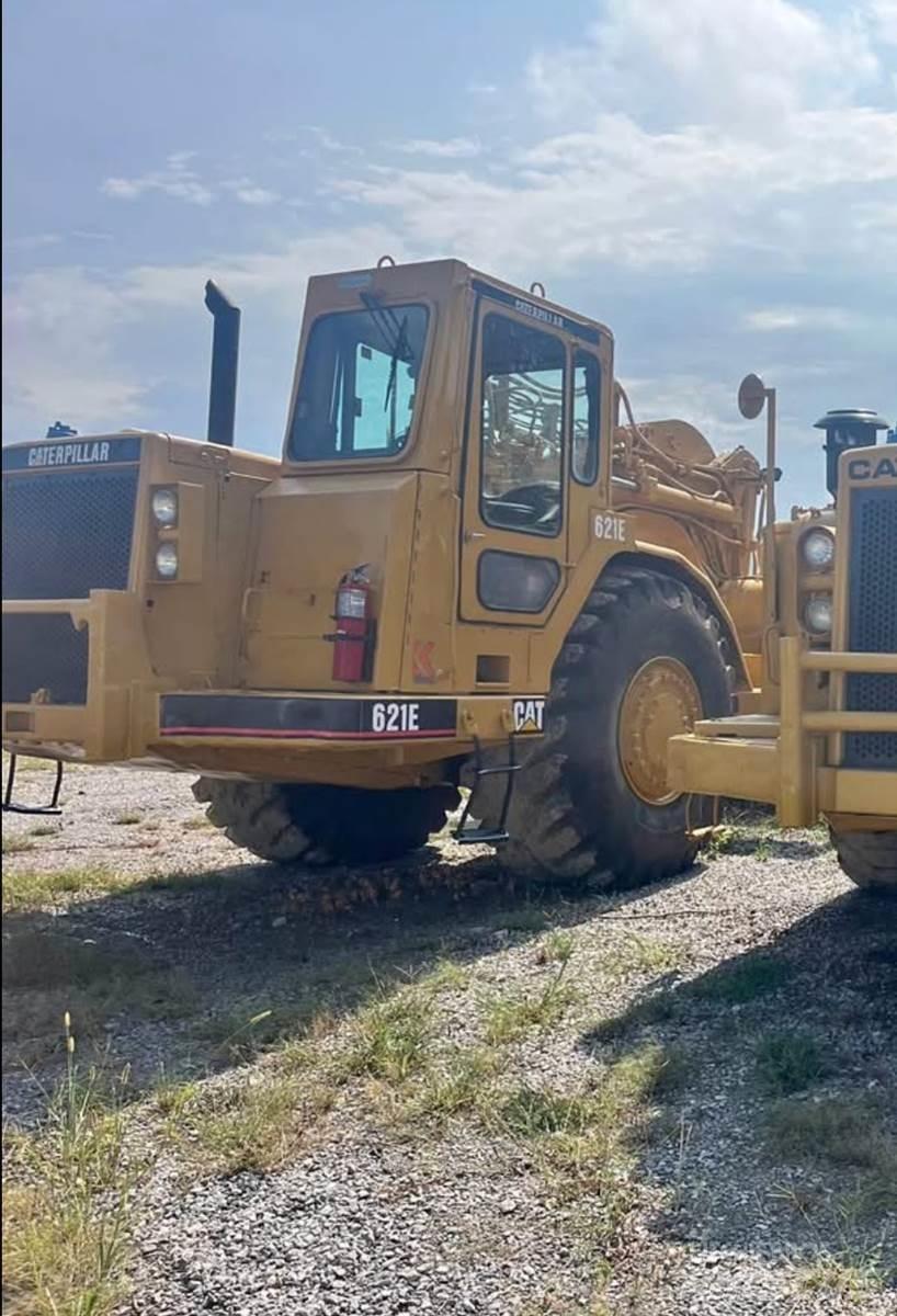 CAT 621E 铲运机