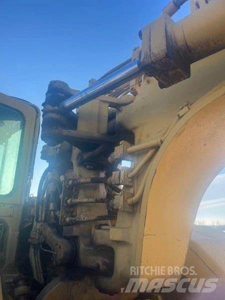 CAT 627B 铲运机