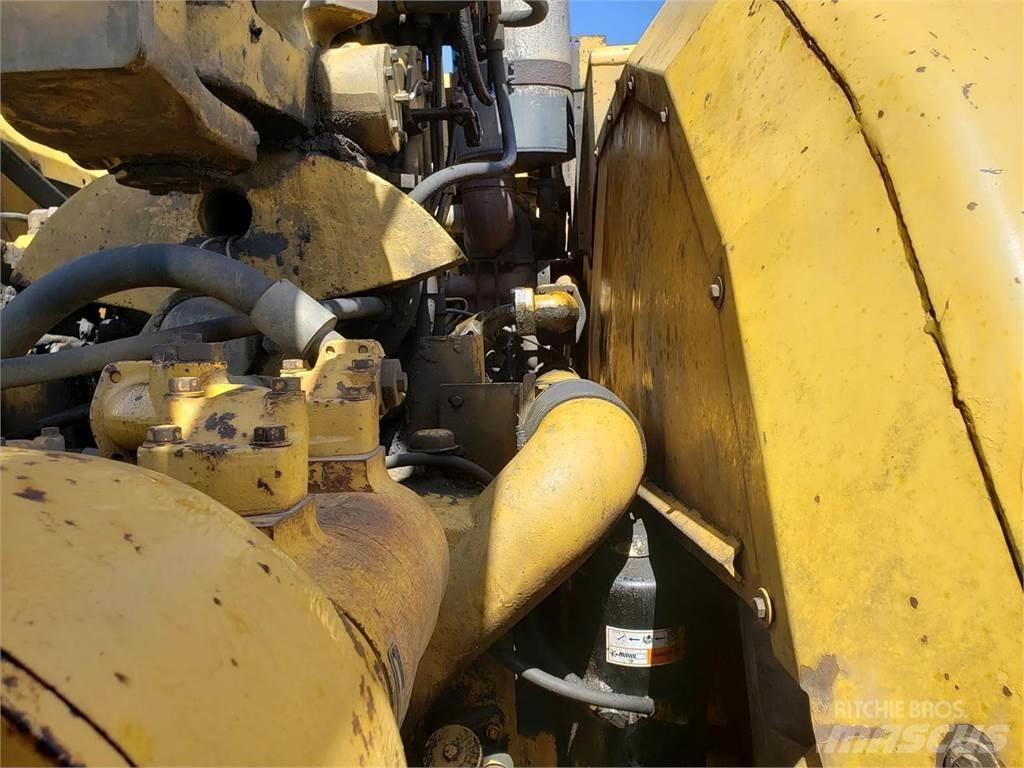 CAT 631D 铲运机
