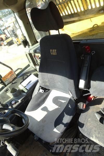 CAT 730 铰接式自卸车