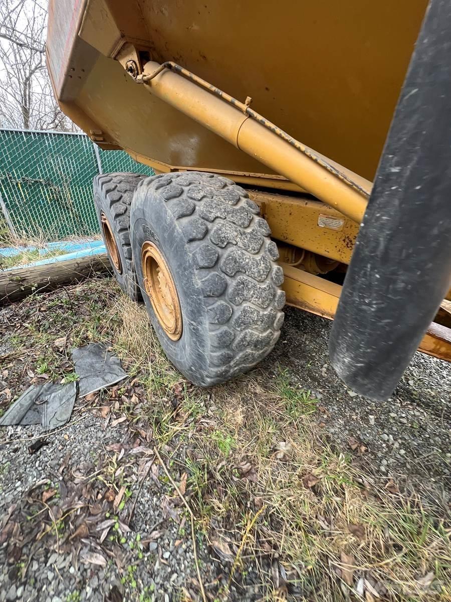 CAT 730 铰接式自卸车