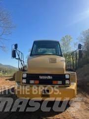 CAT 735 大型面包车