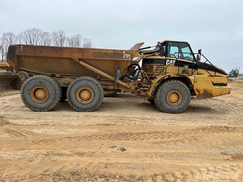 CAT 735 铰接式自卸车