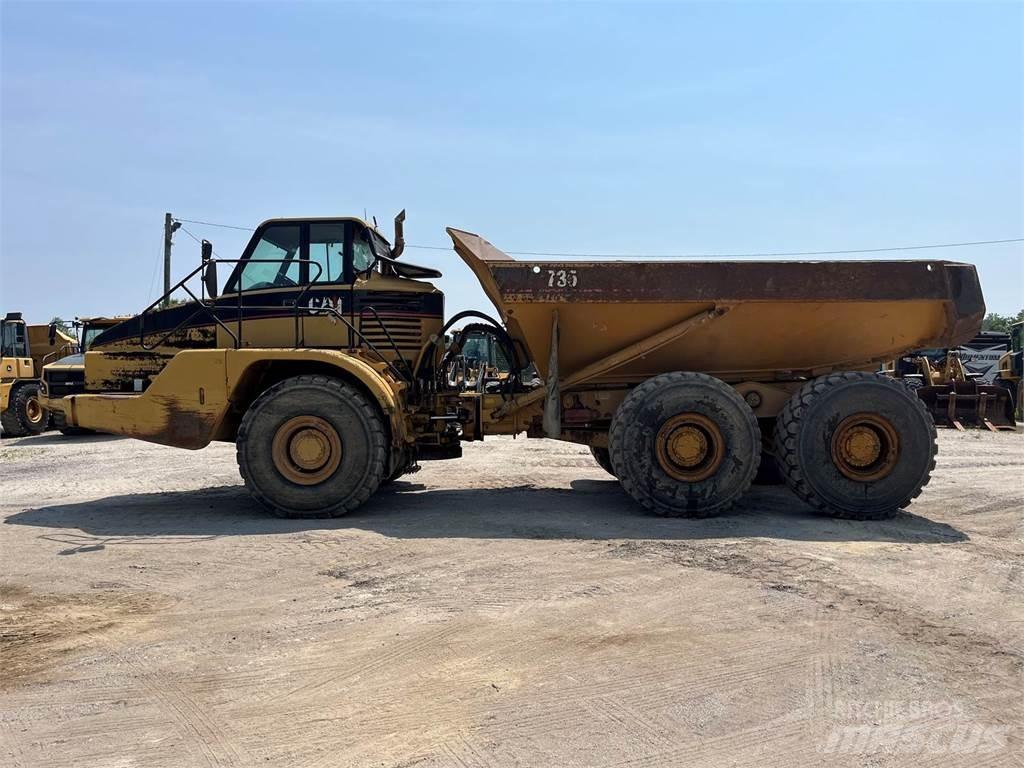 CAT 735 铰接式自卸车