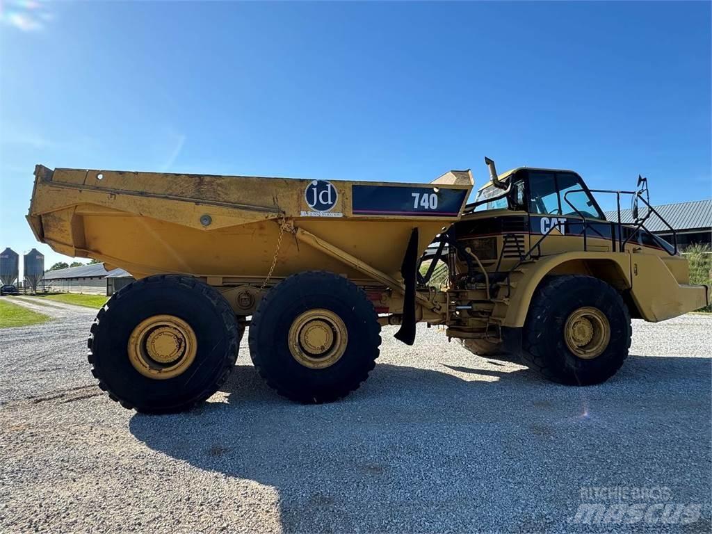 CAT 740 铰接式自卸车