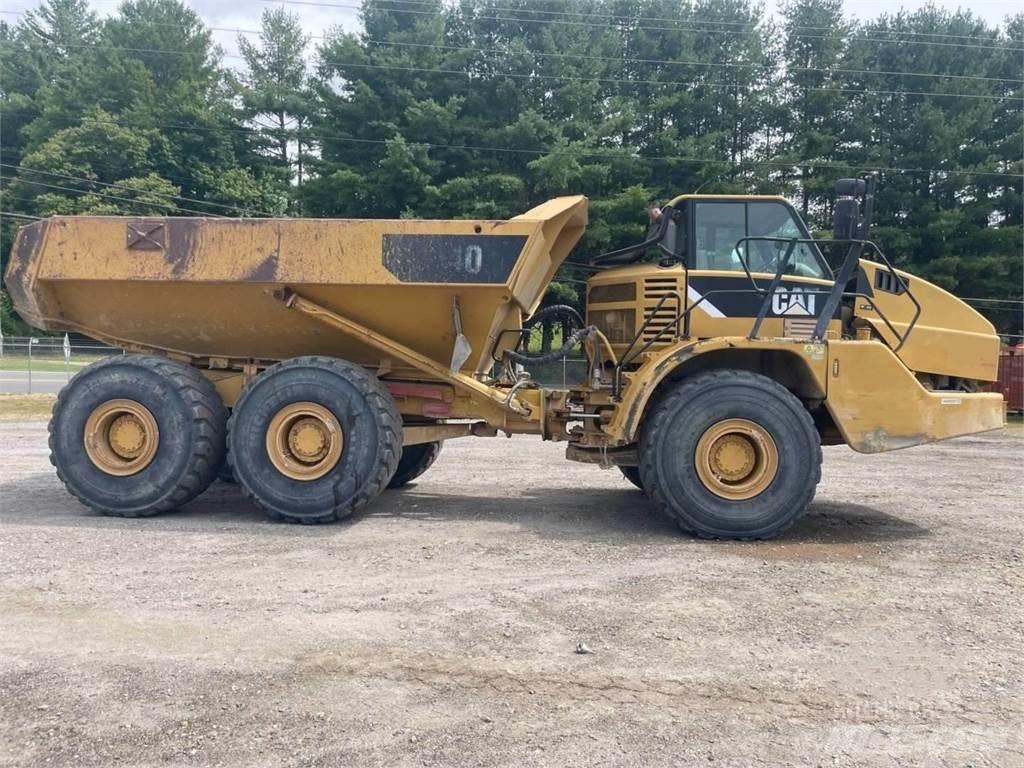 CAT 740 铰接式自卸车