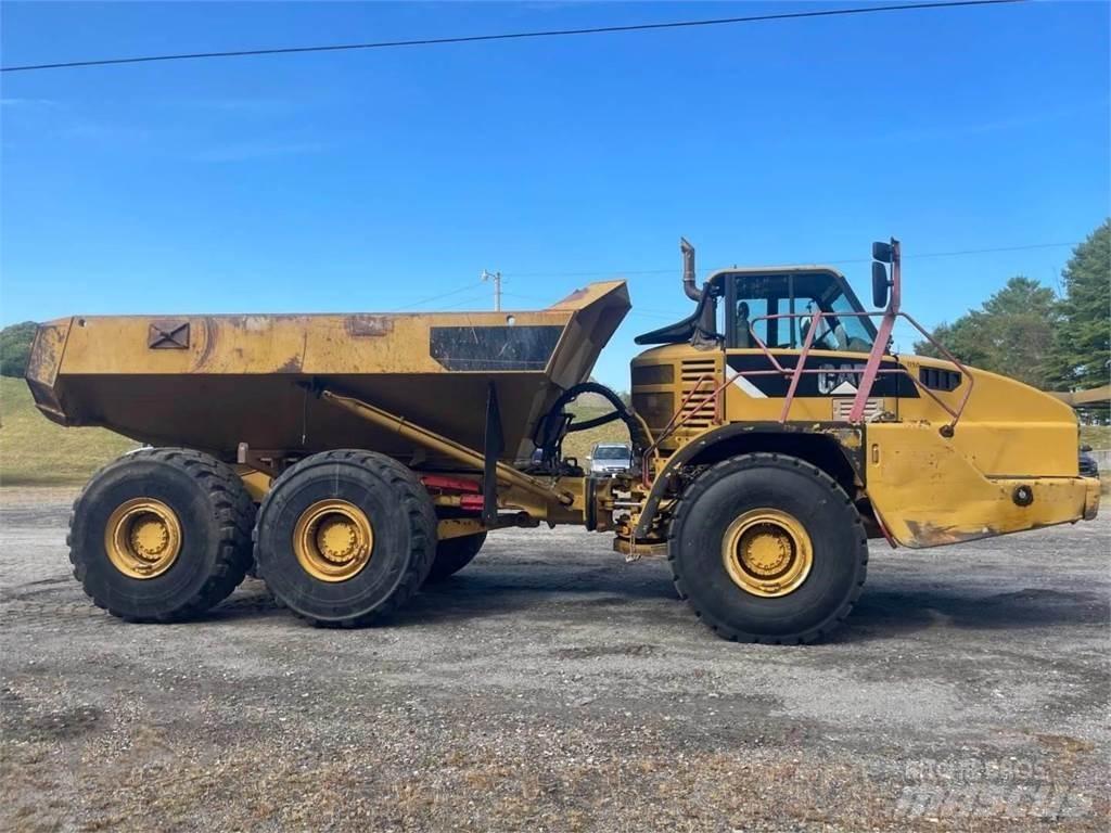 CAT 740 铰接式自卸车