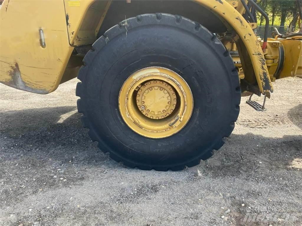 CAT 740 铰接式自卸车