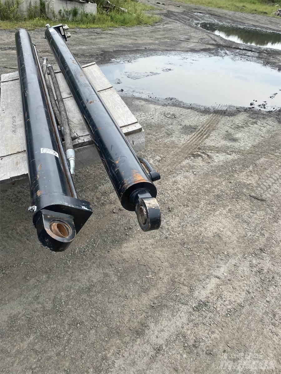 CAT 740B 运输工具-其他