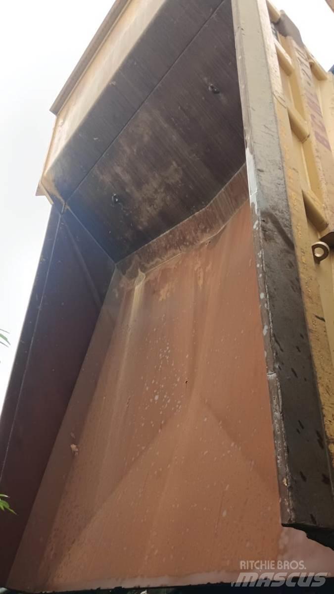 CAT 777E 铰接式自卸车