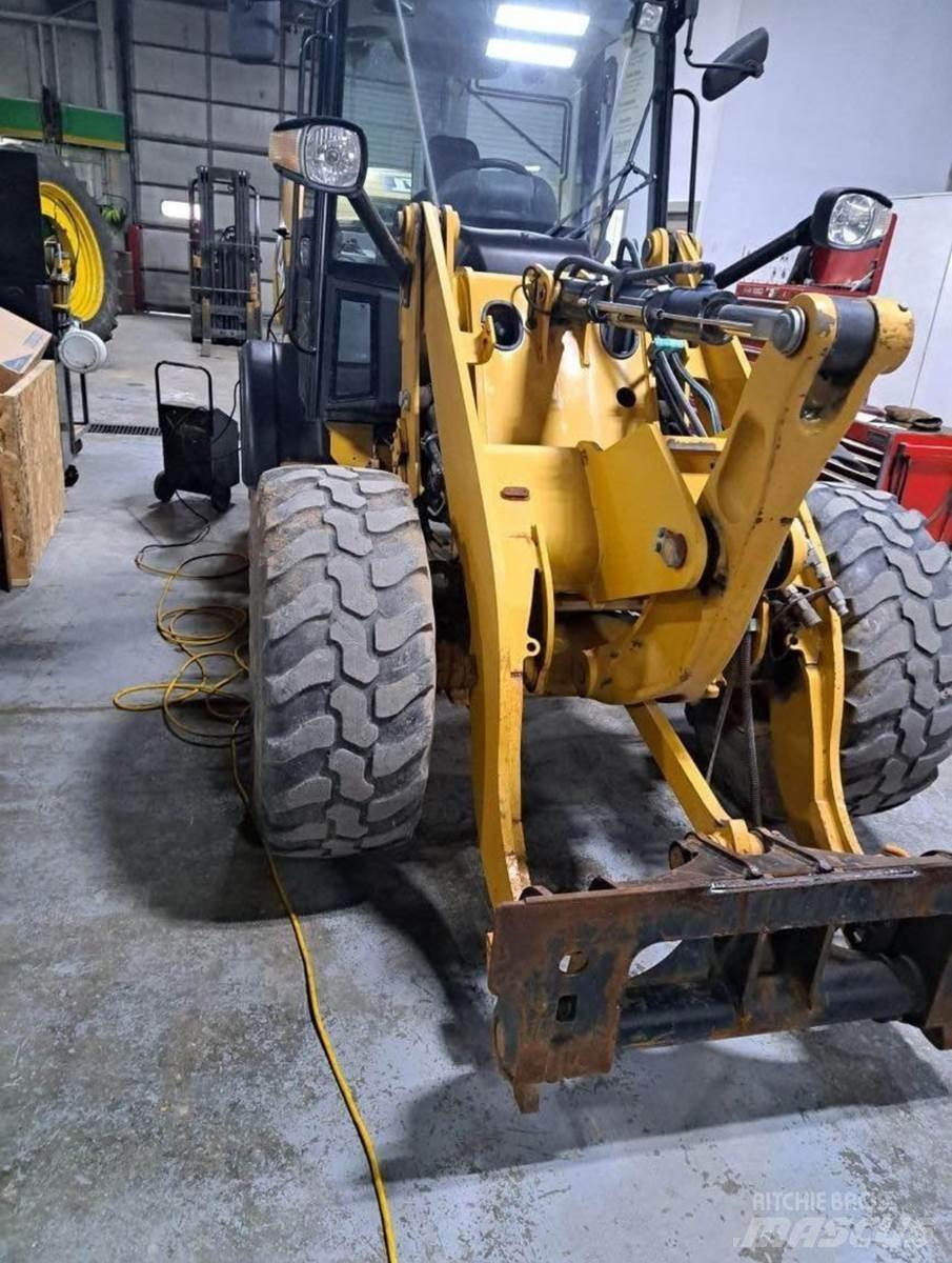 CAT 906H 轮式装载机