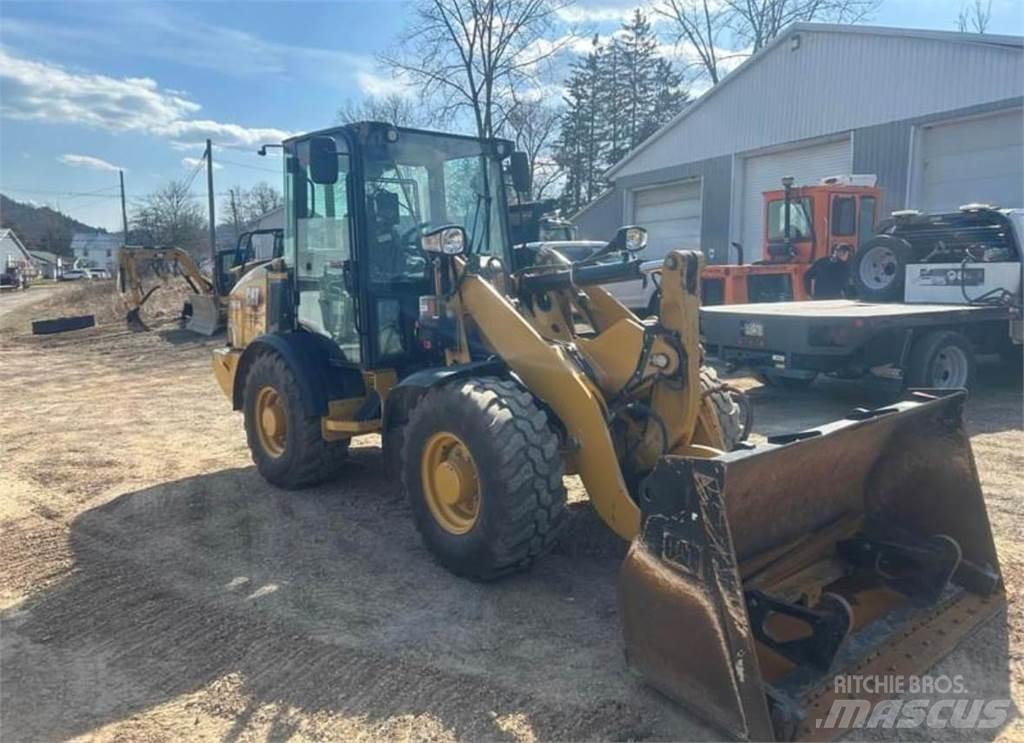 CAT 906M 轮式装载机