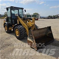 CAT 906M 轮式装载机