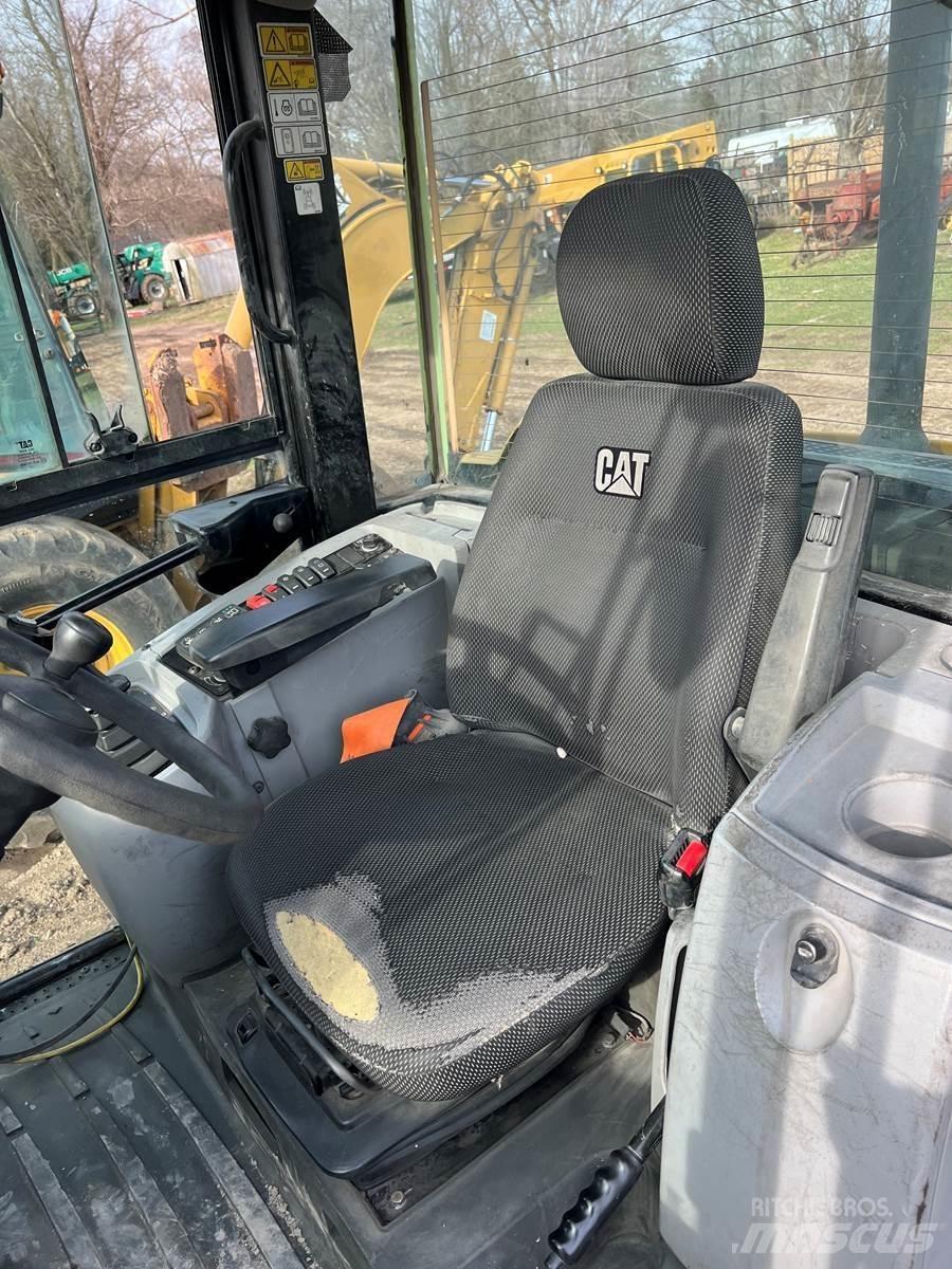CAT 906M 轮式装载机