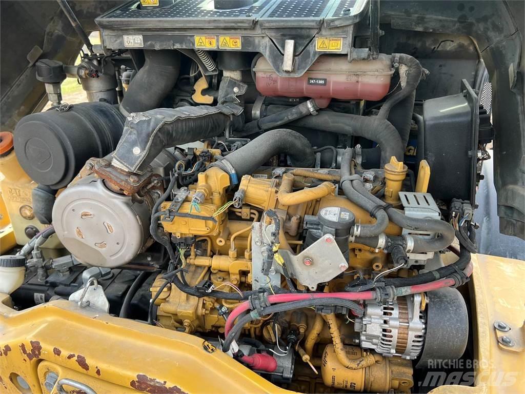 CAT 906M 轮式装载机