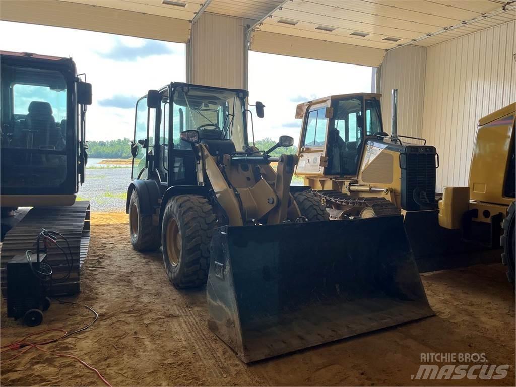 CAT 908M 轮式装载机