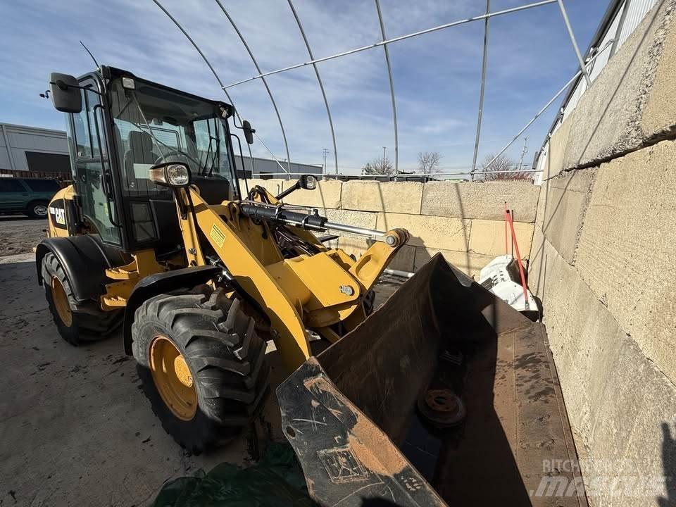 CAT 908M 轮式装载机